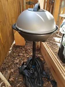 lot 364 image: George Forman electric grill (F)