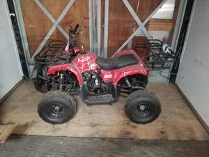 lot 1 image: Rambo 125 offroad 4-wheeler - needs a battery