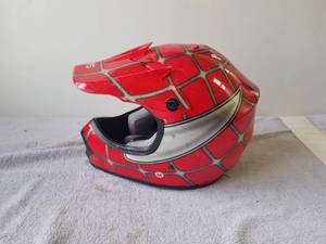 lot 8 image: Motocrossmotorcycle helmet