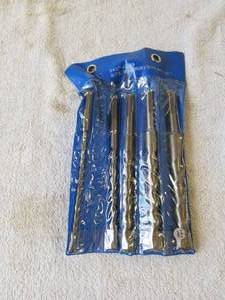 lot 18 image: Selection of 5 - 8inch masonry bits