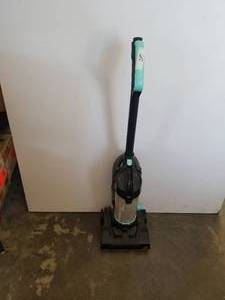 lot 217 image: Vacuum cleaner