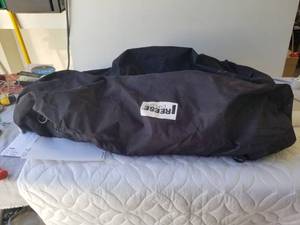 lot 200 image: Car top luggage bag