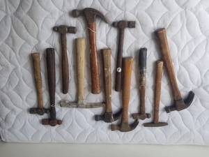 lot 236 image: Selection of hammers