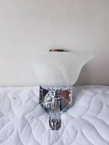 lot 78 image: Wall mounted light fixture