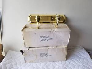 lot 164 image: Wall mounted light fixture - 2