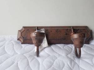 lot 138 image: Wall mounted light fixture