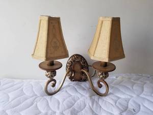lot 196 image: Wall mounted light fixture