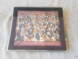 lot 44 image: Binder of football cards