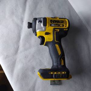 lot 7 image: DeWalt 20v  XR Brushless Impact Driver
