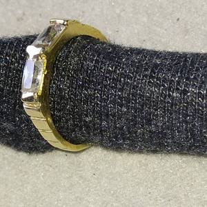 lot 10 image: Gold Ring 10k