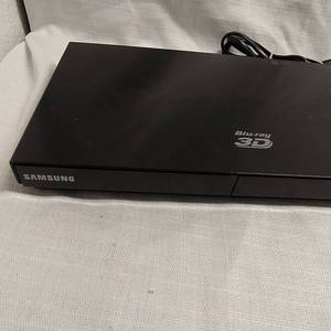 lot 18 image: Samsung Blu Ray Player  WIFI 3 Blu Rays Included