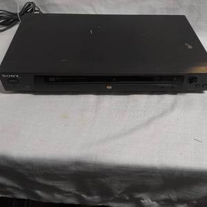 lot 23 image: Sony DVD player