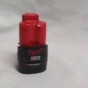 lot 64 image: MILWAUKEE 1.5 AH M12 BATTERY