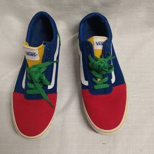 lot 90 image: Vans  Size 6.5y