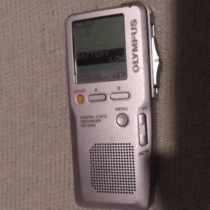 lot 127 image: OLYMPUS DIGITAL RECORDER DS4000