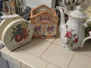 lot 52 image: 2 napkin holders and red rose tea pot
