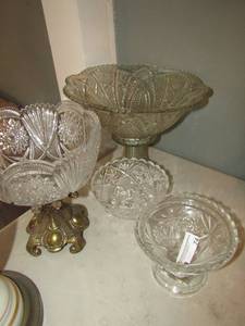 lot 74 image: 2 piece glass table centerpiece, star of David candy dish covered bowl on heavy metal stand