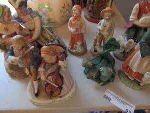 lot 92 image: Glass figures- 7 musical