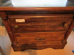 lot 104 image: 2 drawer solid brown wood night stand 22x27x17