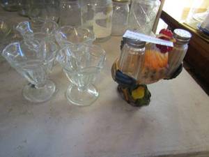 lot 130 image: 4 Sherbet glasses rooster S&P shakers