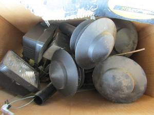 lot 116 image: Box of outdoor yard solar lights