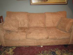 lot 16 image: Dillards Gallery design sofa couch brown good condition 87x36