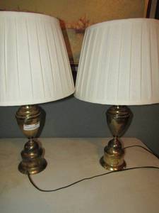 lot 194 image: Two 23 tall brass lamps with shades