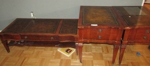 lot 18 image: Two side tables 24x19x25 with matching coffee tables 15x43xx20.