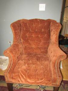 lot 20 image: Brown Side chair beaded front 40x33x35 good condition