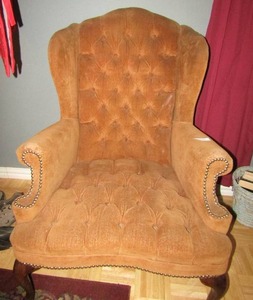 lot 19 image: Brown chair beaded front great condition 40x31x33