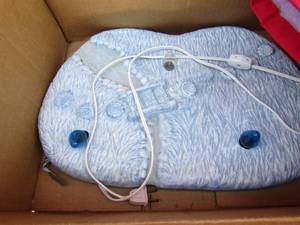 lot 224 image: Light up christmas dcor tree skirt like new