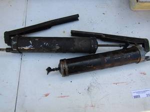 lot 233 image: 2 air hoses grease guns working order unknown