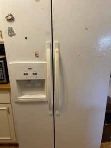 lot 238 image: INGLIS SIDE BY SIDE REFRIGERATOR  (by WHIRLPOOL) ICEMAKER IN DOOR