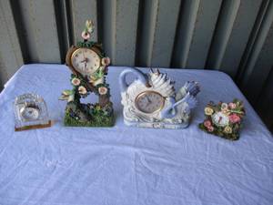 lot 81 image: Lot Of 4-Battery Powered Desk Clocks
