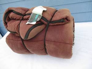 lot 169 image: Used DUPONT Hollofil 808, Sleeping Bag 38 x 80