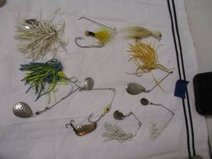 lot 136 image: LOT-Fishing Lures