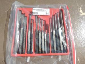lot 54 image: Chisels  & PUNCH SET