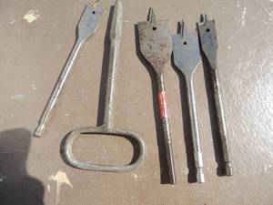 lot 53 image: Drill hole bits