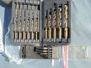 lot 64 image: B&D drill bits