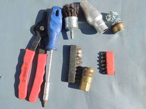lot 69 image: Assorted tools