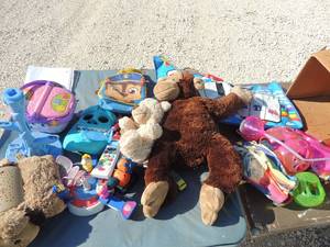 lot 80 image: Kids toys