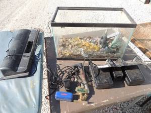 lot 81 image: Aquarium set- pump, light rocks, etc.