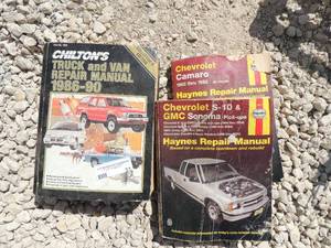 lot 31 image: Camaro book, Chilton Truck and van repair 86-90, Chevy s-100 & GMC Sonoma book