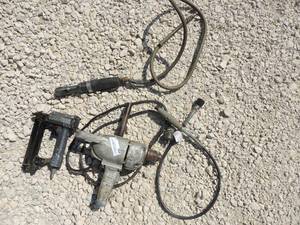 lot 34 image: Electric auger, pneumatic Ratchet, Craftsman nail gun