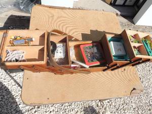 lot 91 image: Wood box with jewlery and jewlery making supplies