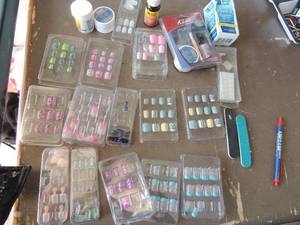 lot 114 image: Acrylic nail kit