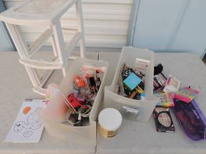 lot 142 image: sterilite 2 drawer holder of nail supplies