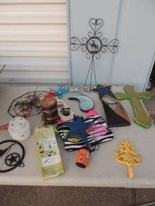 lot 146 image: Lights, Halloween decor and jewlery supplies