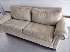 lot 26 image: LaZBoy Couch with Suede-Like Microfiber Fabric ( Matches Lot 25)