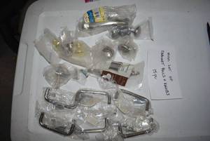 lot 139 image: Misc. Cabinet Pulls and Knobs - 15 pcs. Total